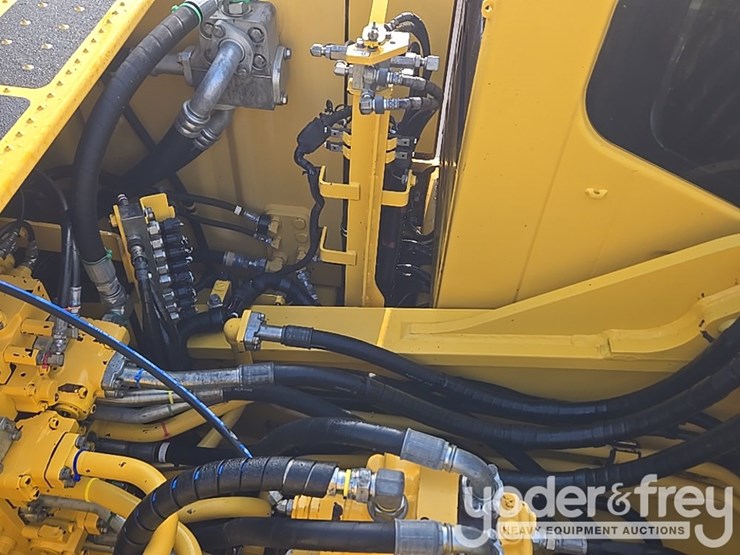 2020-komatsu-pc360-lc-11-image-79