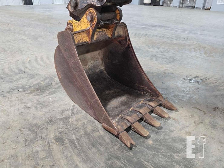 2011-deere-310sj-image-15