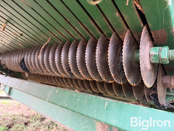 2012-kmc-3386-peanut-combine-image-11