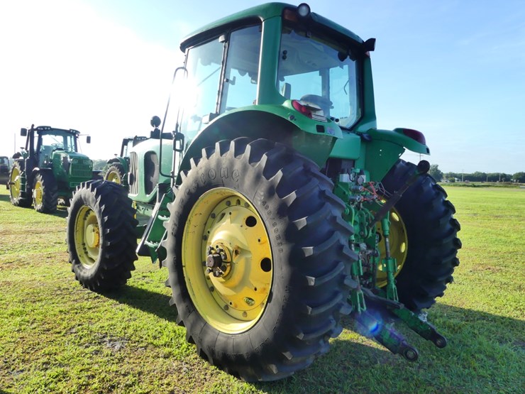 john-deere-7320-image-4
