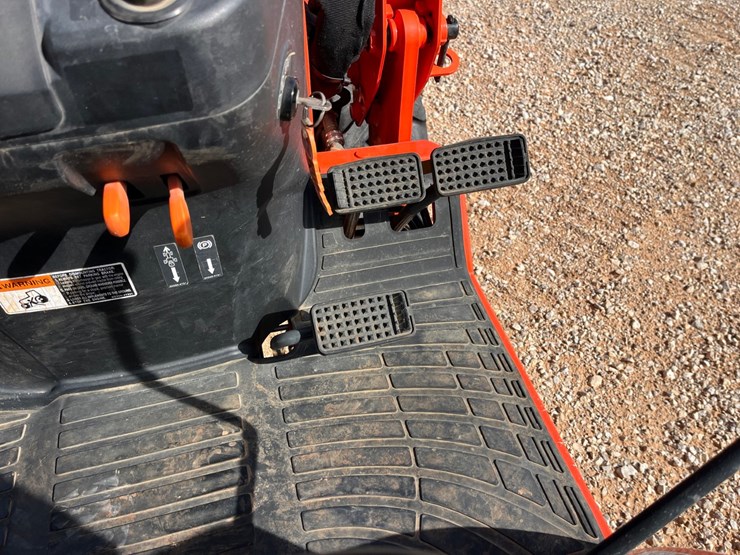 2015-kubota-b2320-image-15