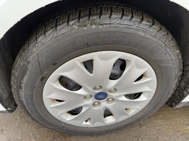 2014-ford-fusion-sedan-image-15