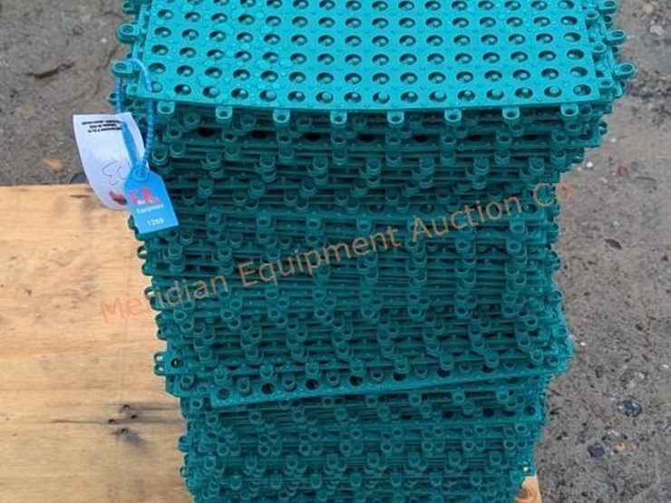 ~153--green-interlocking-rubber-floor-tiles-image-9