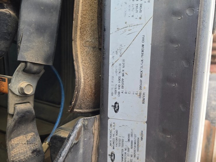 2001-mack-rd688s-image-68