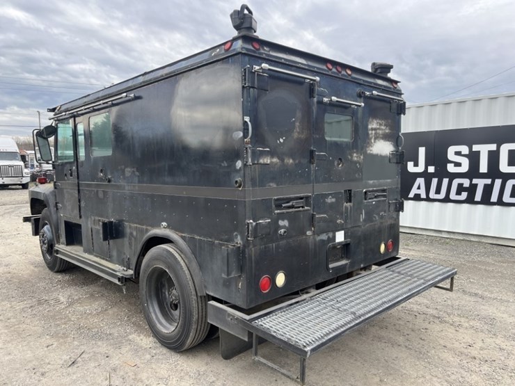 1992-ford-f700-image-6