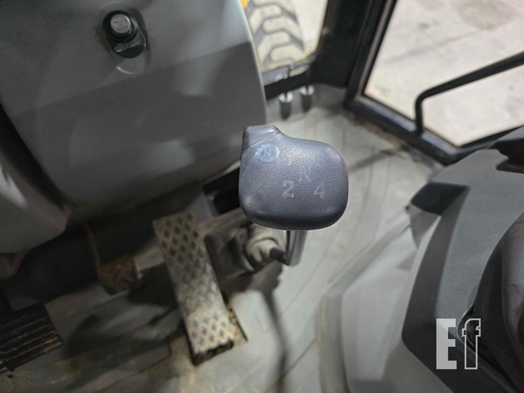 2009-caterpillar-430e-image-23