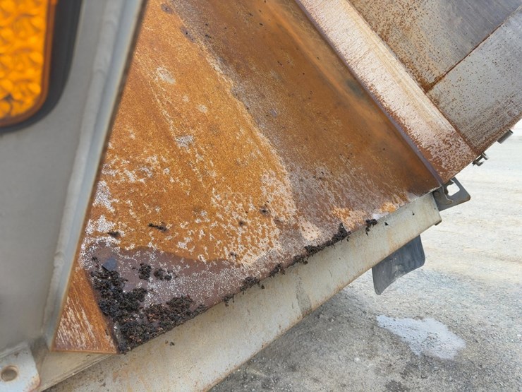 2015-caterpillar-ct660-image-31