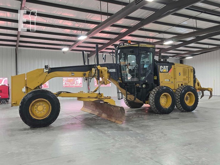 2011-caterpillar-140m2-image-1