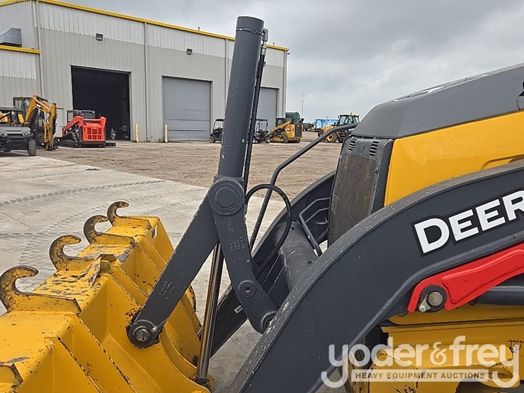 2021-deere-310sl-image-28