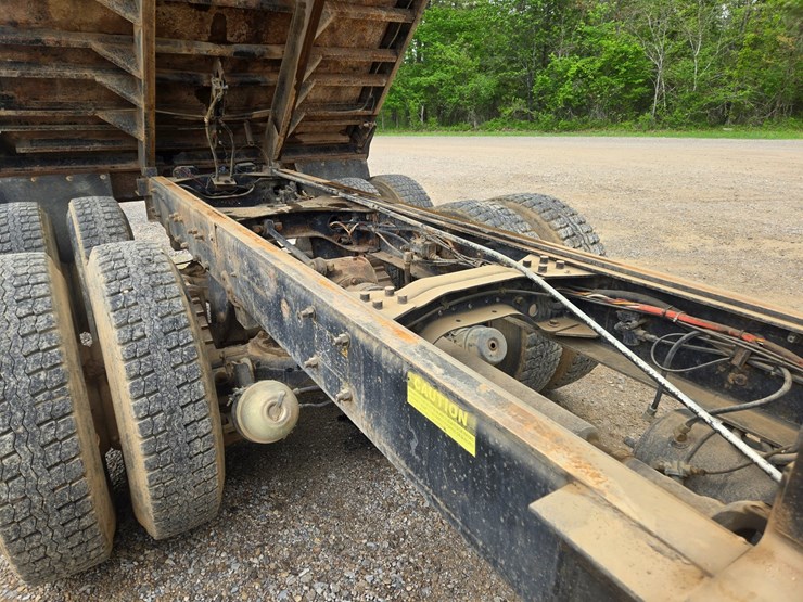 1996-mack-rd690s-image-31