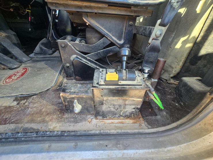 1987-peterbilt-379-image-60