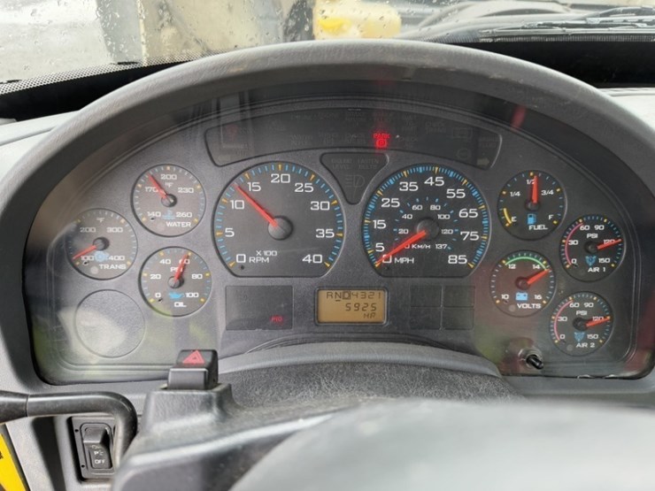 2007-international-7400-image-26