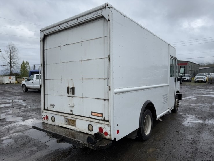 2014-freightliner-mt45-image-4