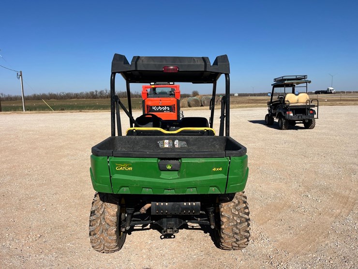 2021-john-deere-gator-image-6
