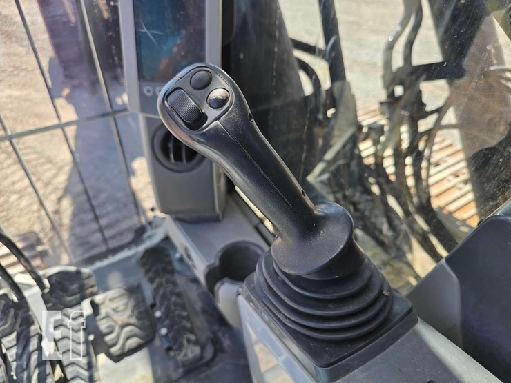 2018-caterpillar-336fl-image-15