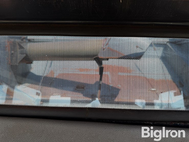 1990-gleaner-r70-image-10