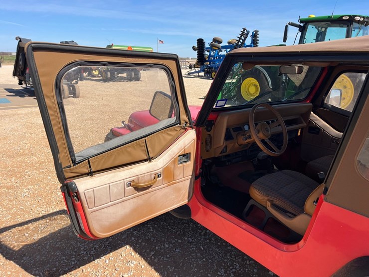 1995-jeep-wrangler-image-7