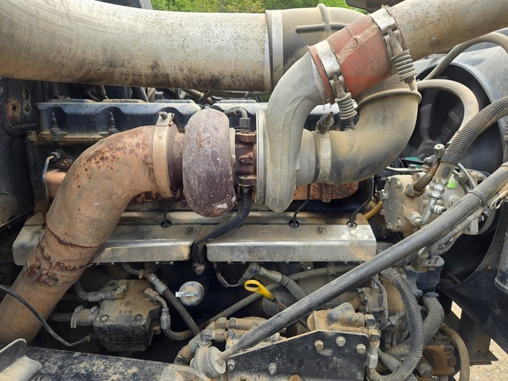 2001-mack-rd690s-image-48