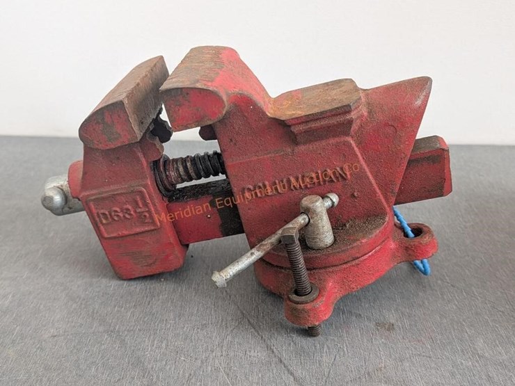 2--small-columbia-bench-vises-image-6