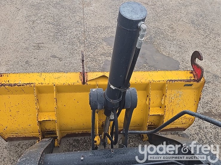 2018-deere-310l-image-30