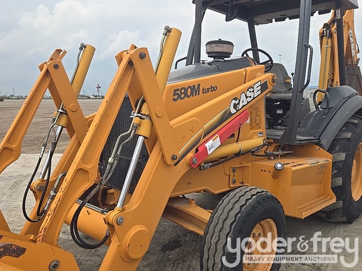 2004-case-580m-image-23