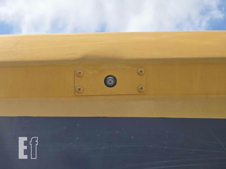 2019-caterpillar-320-image-23