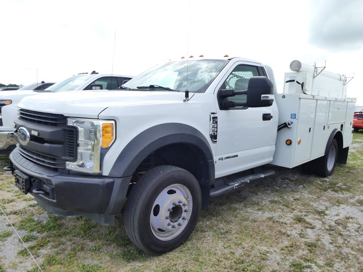 2017-ford-f550-xl-image-2