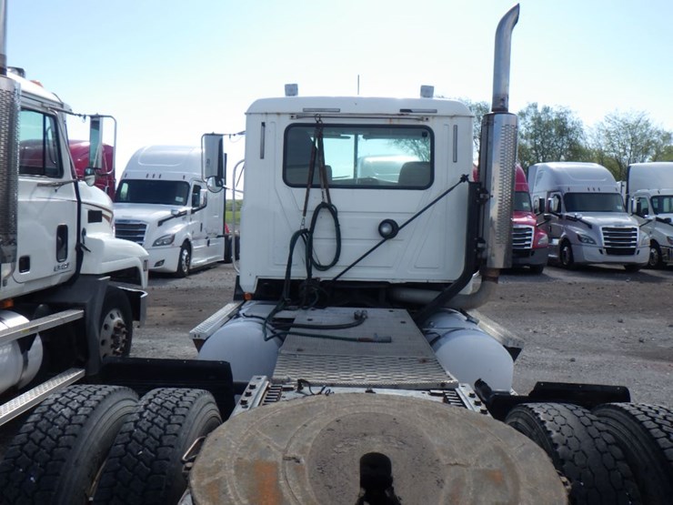 2001-mack-ch613-image-10