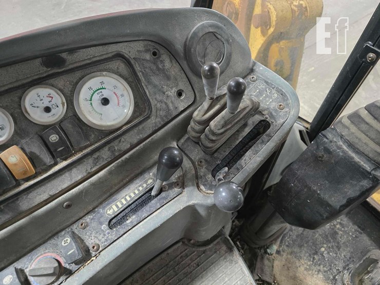 2003-caterpillar-420d-it-image-29