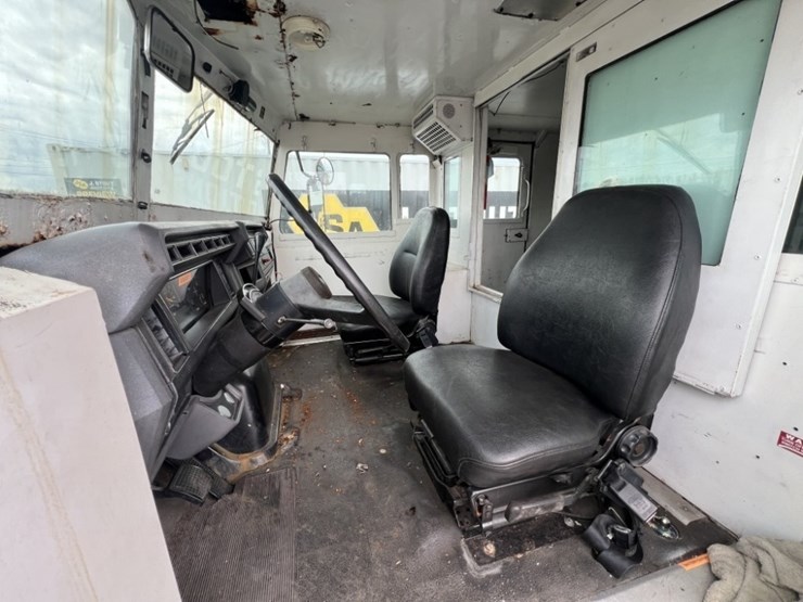 1992-ford-f700-image-15