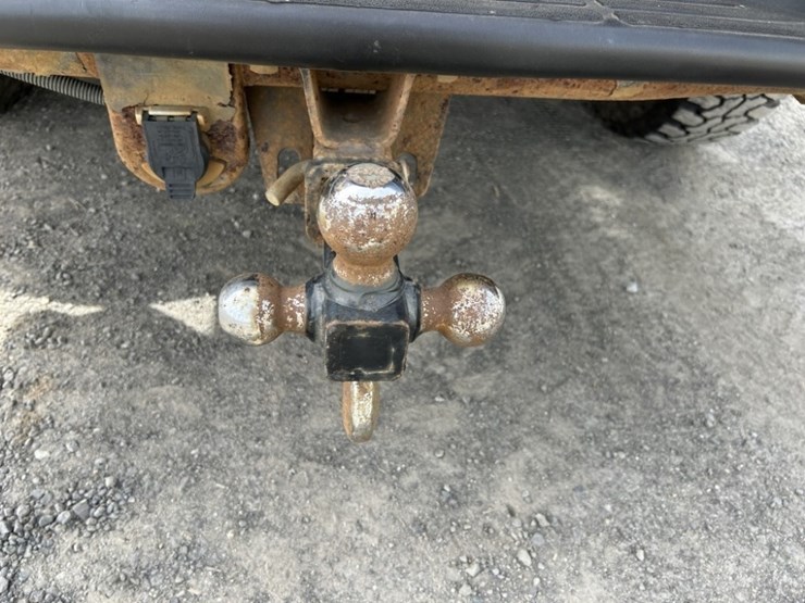 2003-chevrolet-tahoe-image-32