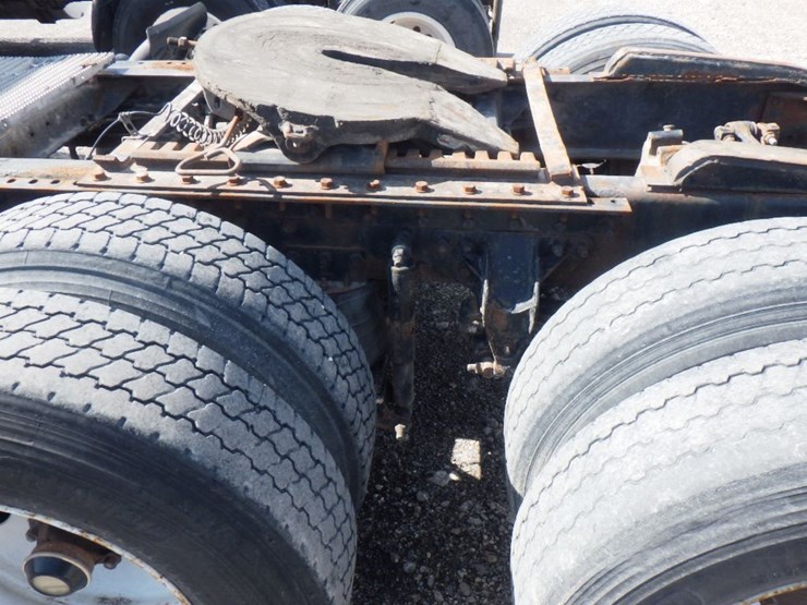 2001-mack-ch613-image-14