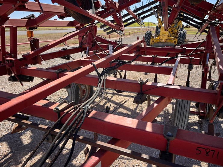 case-ih-4300-image-2