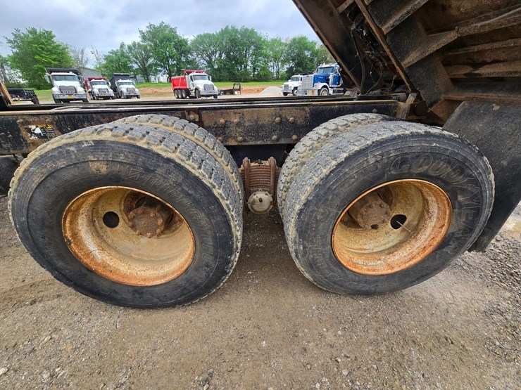 1996-mack-rd690s-image-74