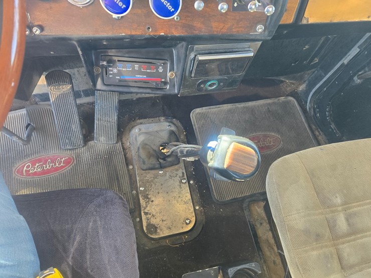1987-peterbilt-379-image-67