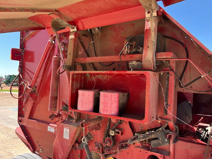 2007-new-holland-br7090-image-10