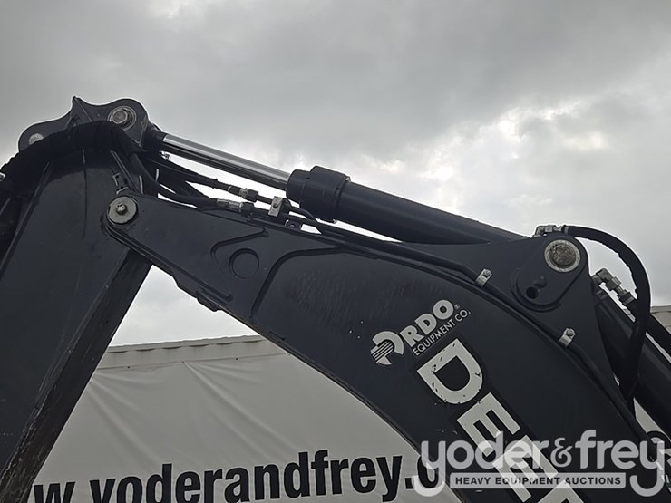 2021-deere-310sl-image-48