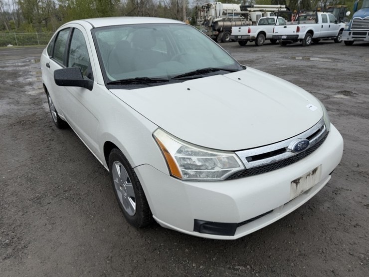 2009-ford-focus-sedan-image-2