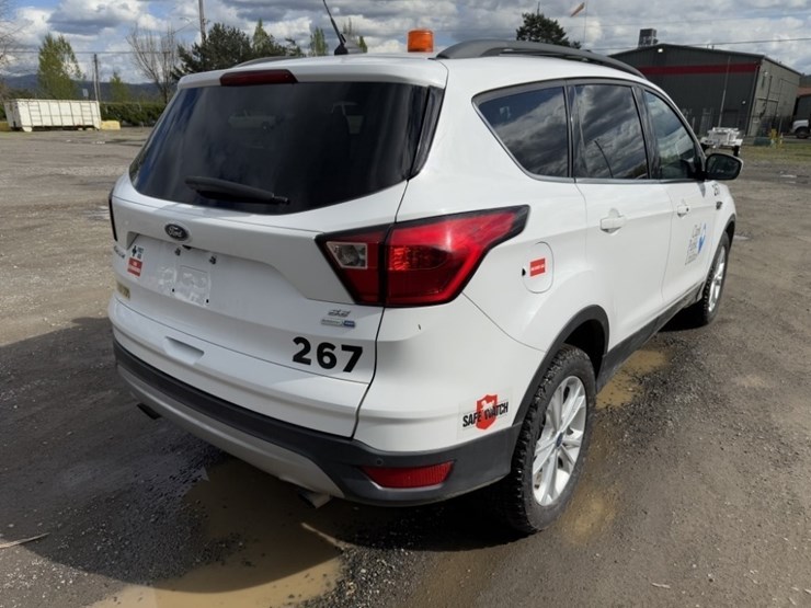 2019-ford-escape-se-image-4