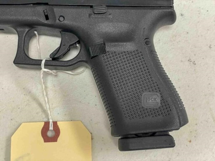 glock-pistol-image-14