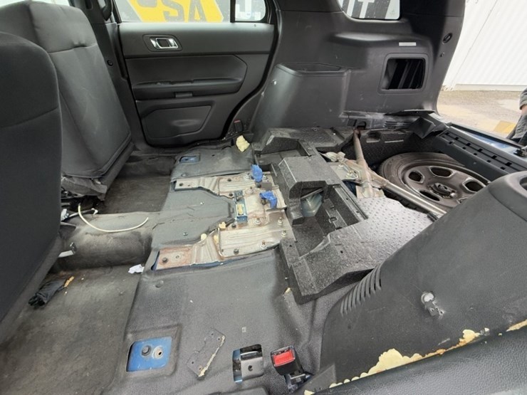 2017-ford-explorer-image-21