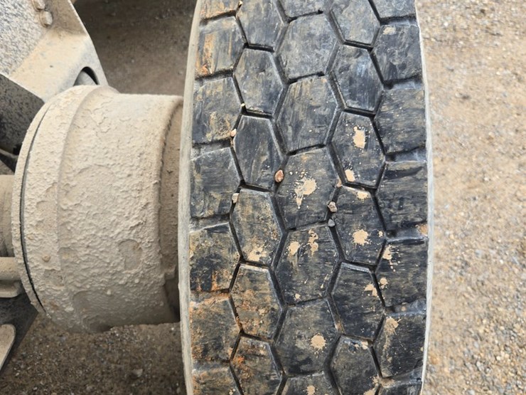 2001-mack-rd690s-image-109