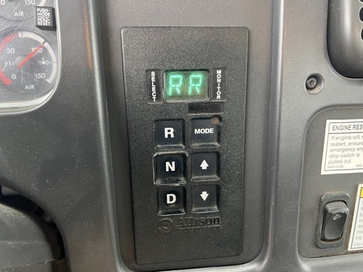 2011-freightliner-vac-con-t/a-vacuum-truck-image-33