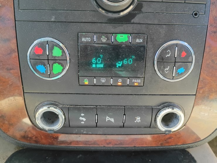 2008-chevrolet-tahoe-image-44