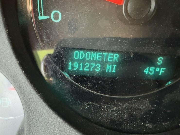 2014-chevrolet-tahoe-image-29