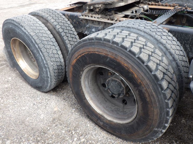 2017-freightliner-cascadia-125-image-4