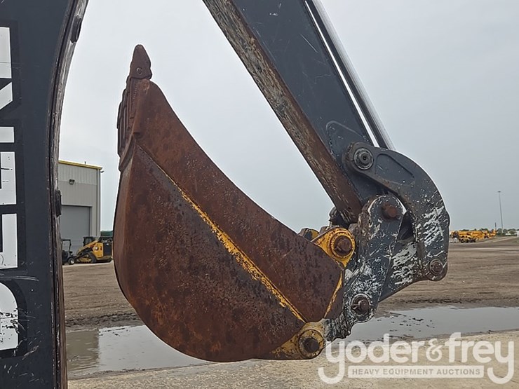 2018-deere-310l-image-25