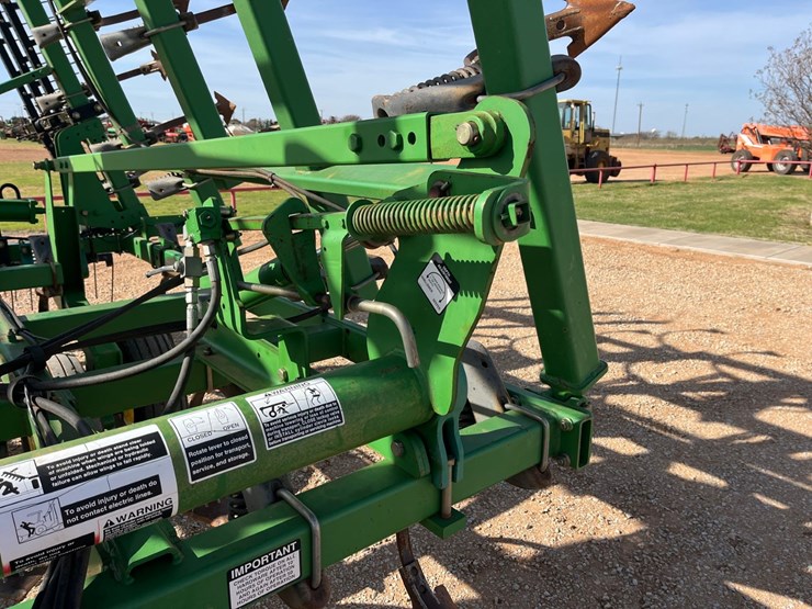 2009-john-deere-2210-image-3