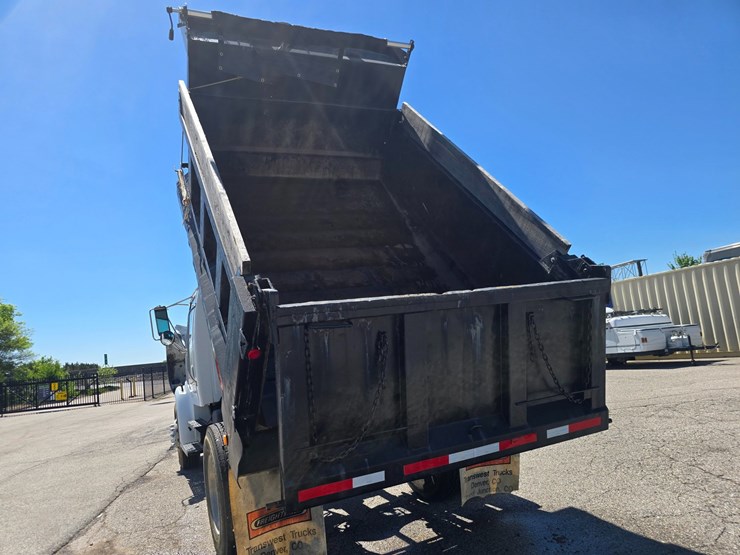 2009-sterling-acterra-image-52