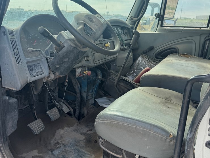 2007-international-durastar-4300-image-5